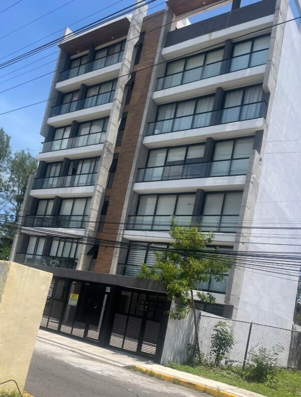 DEPARTAMENTO AMUEBLADO EN RENTA UBICADO COSTA DE ORO