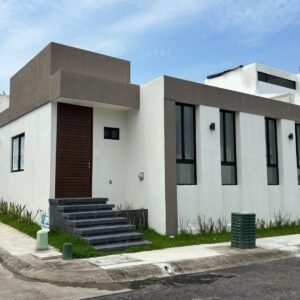 CASA VENTA UBICADA EN FRAC LOMAS RESIDENCIAL RIVIERA VERACRUZANA ALVARADO
